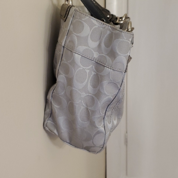 Coach - Picture 3 of 12